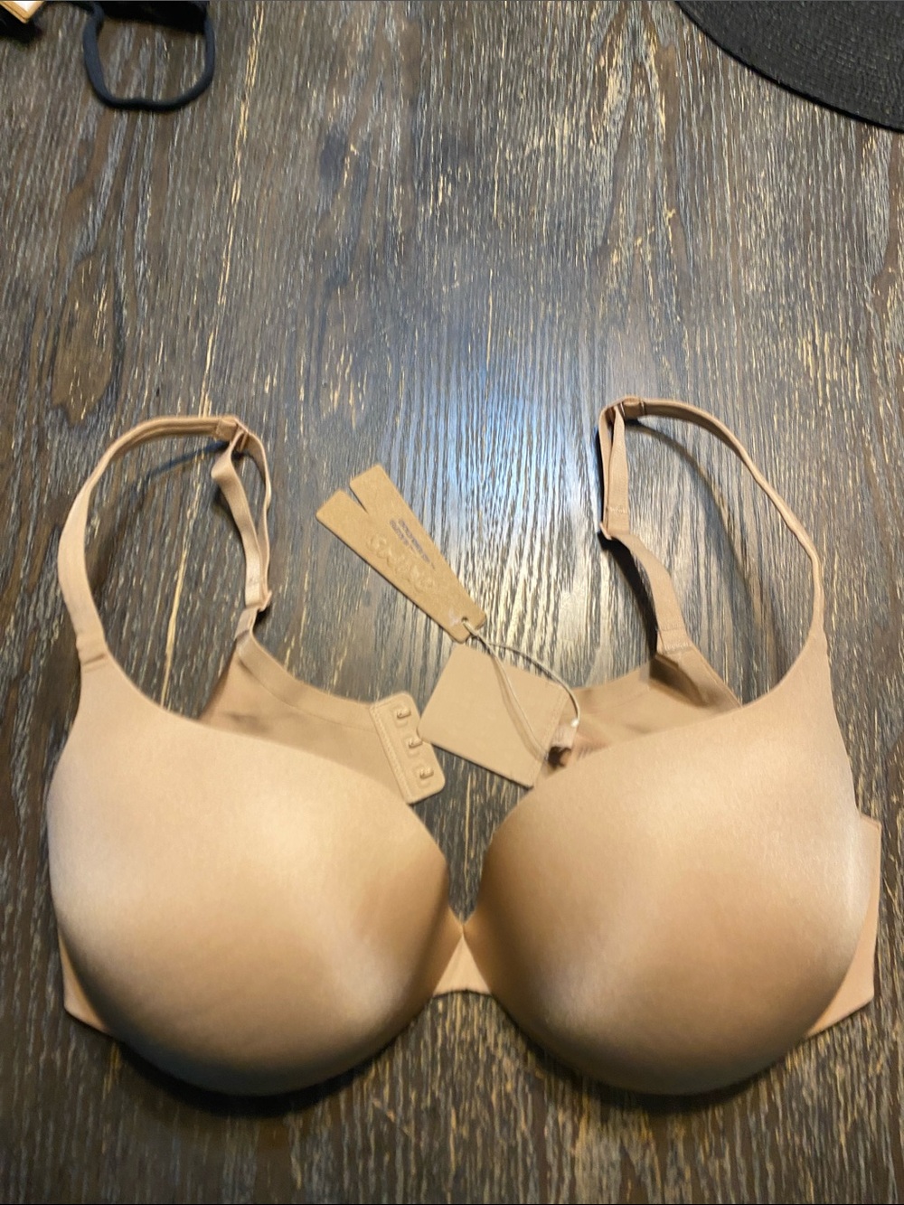SKIMS ultimate push up t shirt clay 34DD NWT Bra creases pads